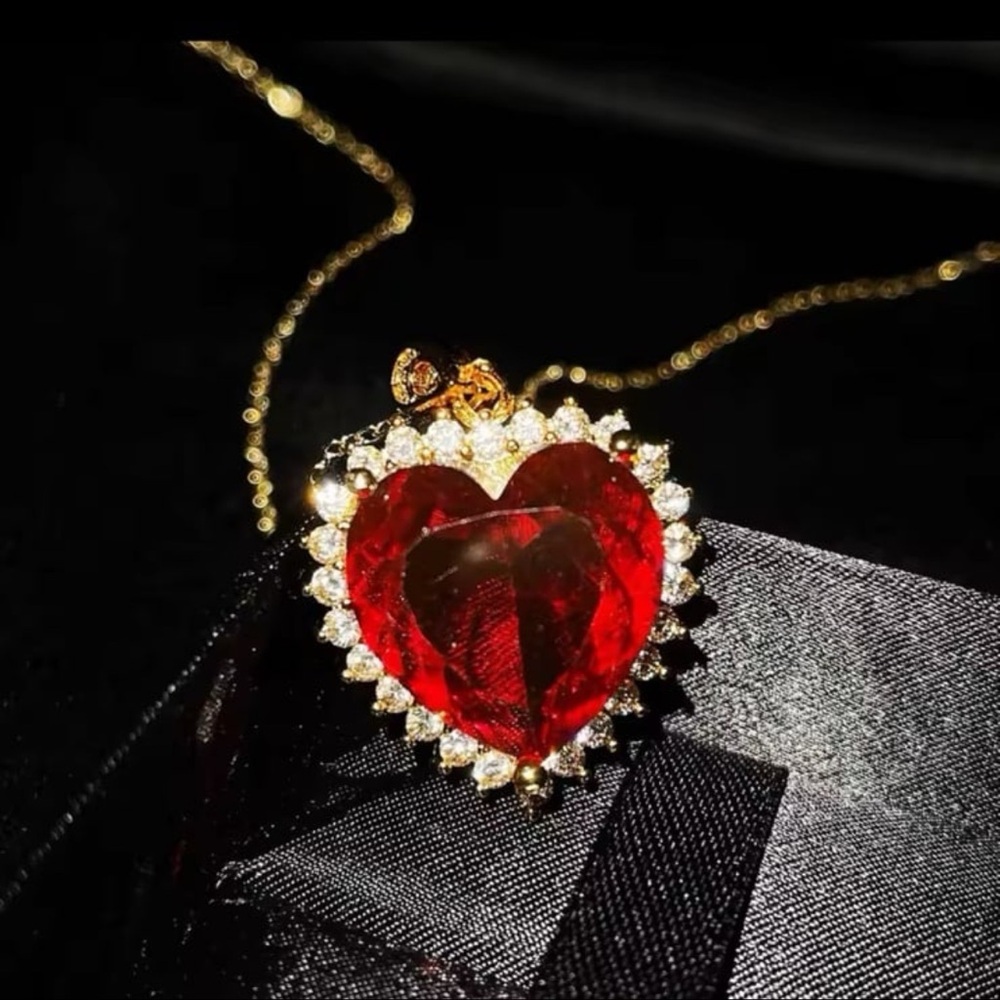 Gorgeous ruby 4.2CT heart cut pendant 14kt gold plated necklace